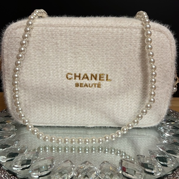 Chanel Pouch with Unbranded 47 inch Pearl Chain Attached - Picture 11 of 13